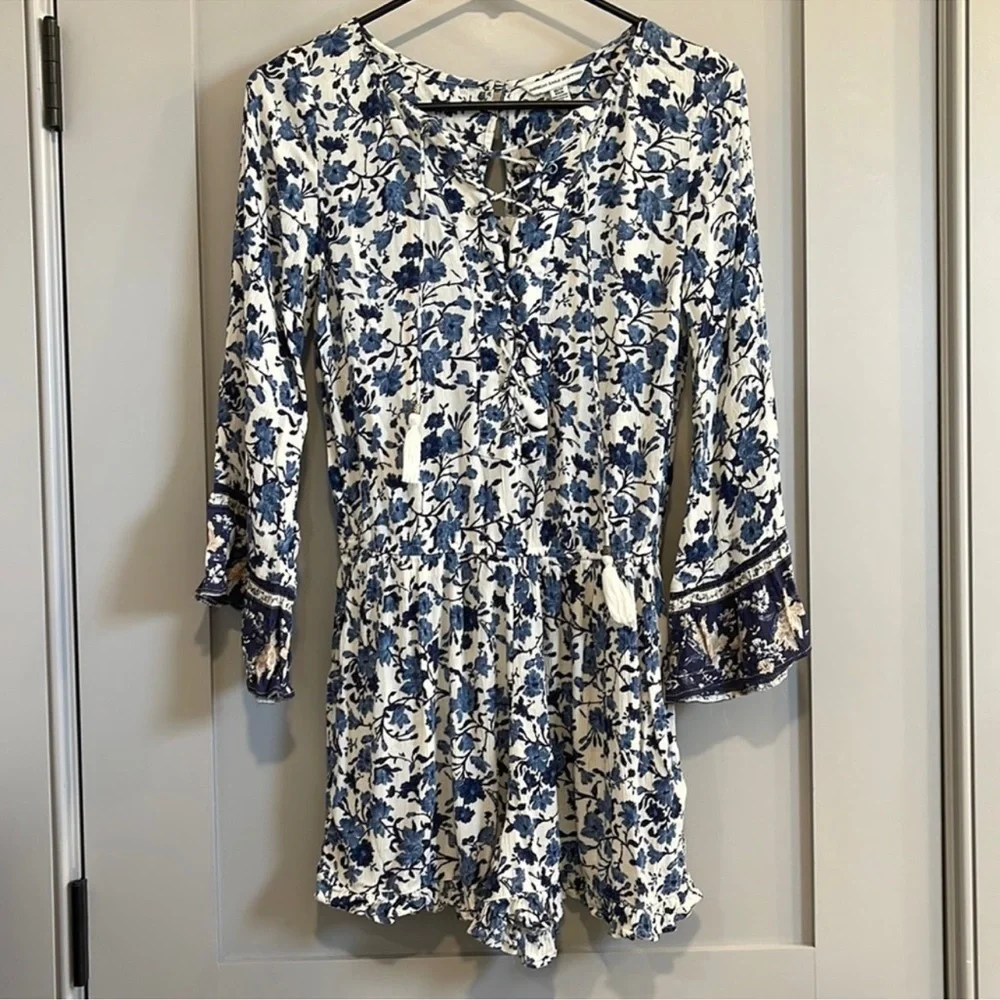 American Eagle Floral Romper Long Sleeves XS Boho Fall Lace up Bell Sleeve